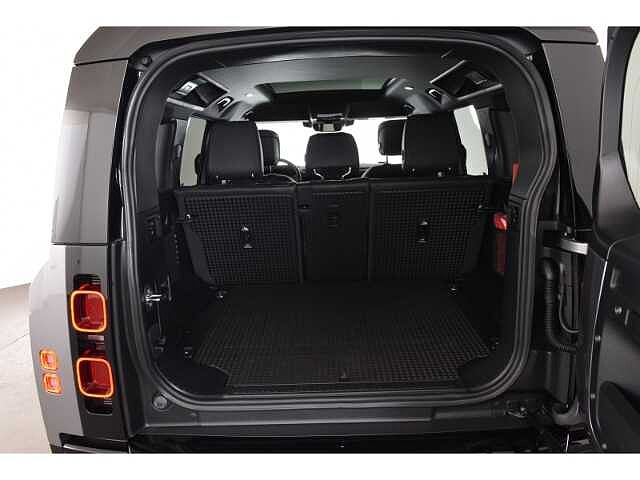 Land Rover Defender 110 Dynamic HSE