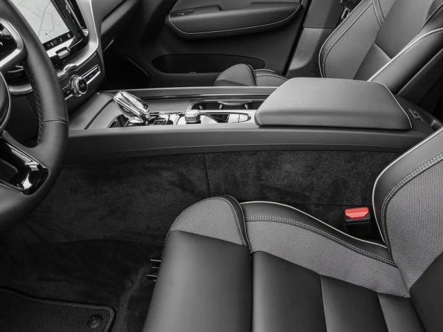 Volvo XC60 AWD Dark Plus T6