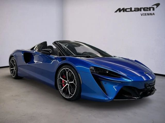 McLaren Artura Spider