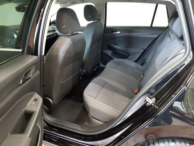 Volkswagen Golf 1.5 eTSI DSG Style Variant