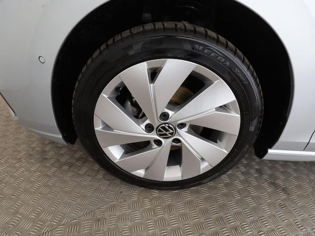 Volkswagen Golf 1.5 eTSI Golf VIII Style