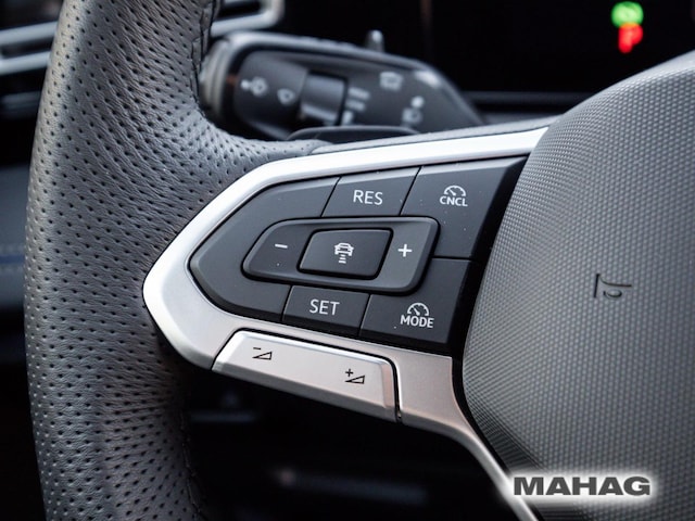 Volkswagen Tiguan 2.0 TSI DSG IQ.Drive R-Line