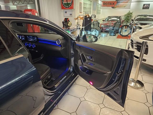 Mercedes-Benz CLA 250 4MATIC AMG Line Sedan