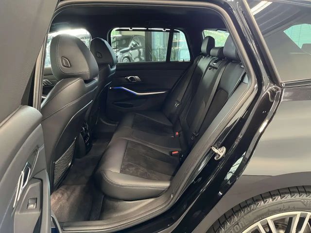 BMW 330 330i M-Sport Touring xDrive