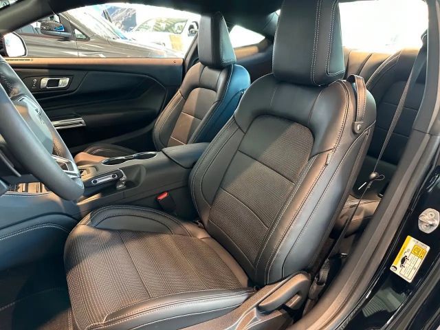 Ford Mustang Fastback GT 5.0 V8