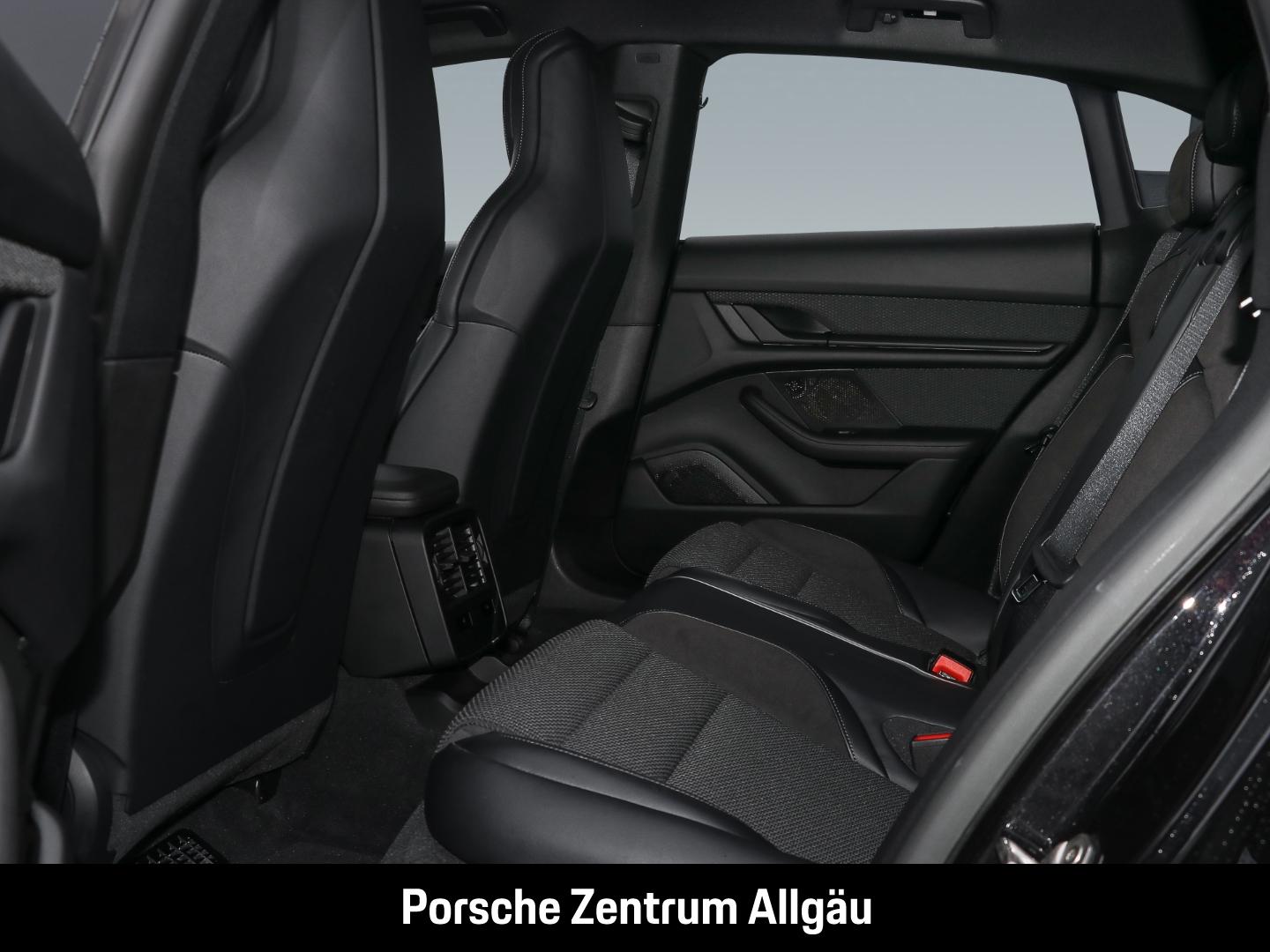 Porsche Taycan 4S Cross Turismo