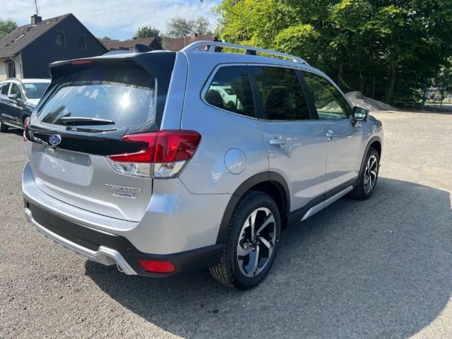 Subaru Forester Platinum 2.0ie Mild-Hybrid NAVI LEDER