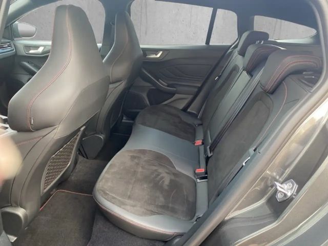 Ford Focus EcoBoost ST Line Wagon