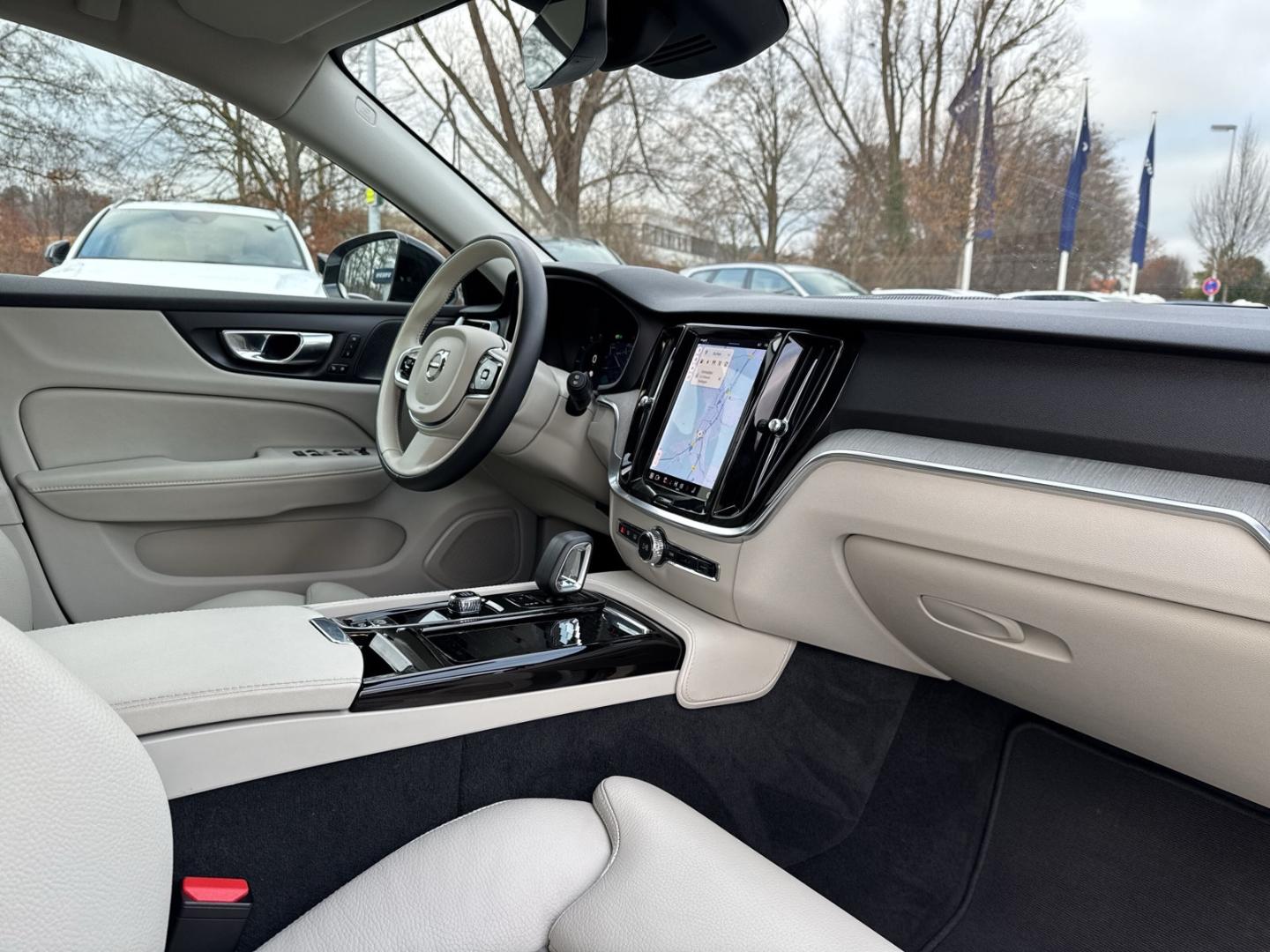 Volvo V60 AWD Dark Hybrid Plus Recharge