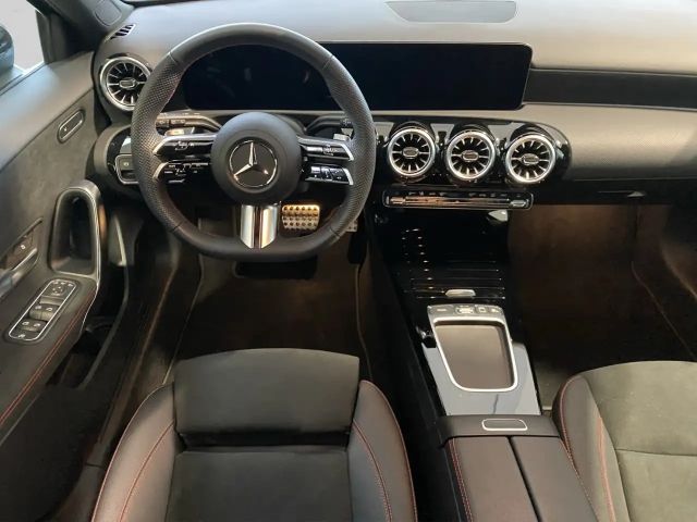 Mercedes-Benz A 180 A 180 d AMG Line Hatchback