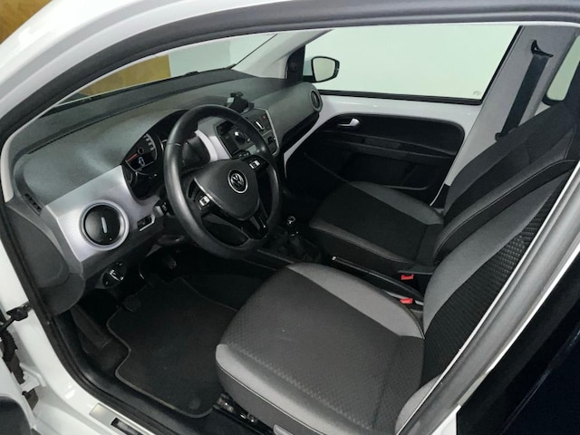 Volkswagen up! Active