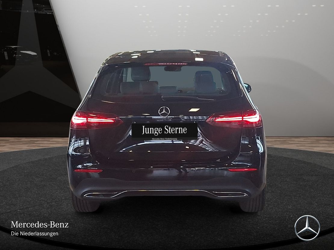 Mercedes-Benz B 200 Sedan