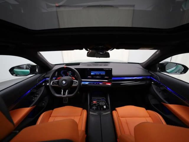 BMW M5 BOWERS & WILKINS - HAAK - PANO