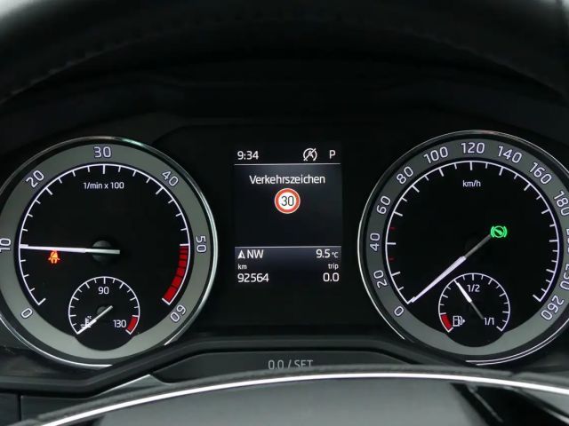 Skoda Superb *Memory Sitz*Vollleder*Panoramadach*AHK*