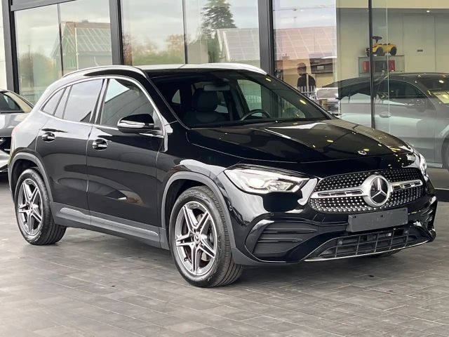 Mercedes-Benz GLA 180 AMG Line