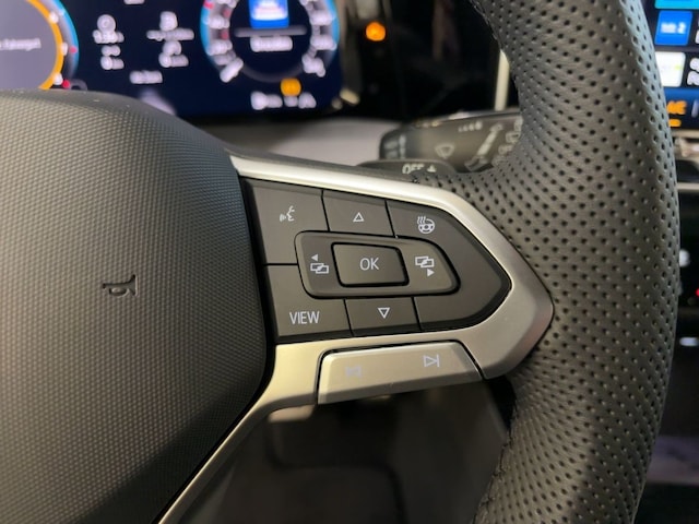 Volkswagen Golf DSG R-Line Variant