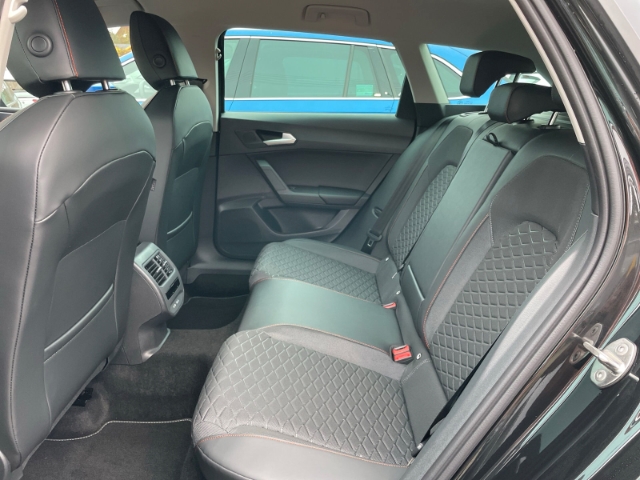 Seat Leon 1.5 eTSI FR-lijn Sportstourer