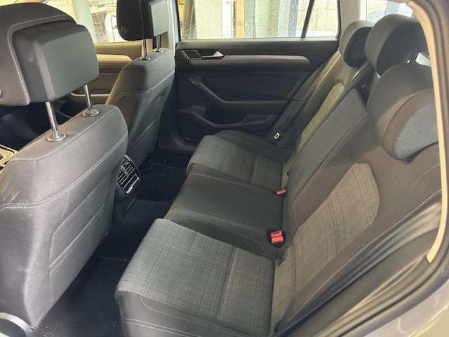 Volkswagen Passat 2.0 TDI Business DSG Variant