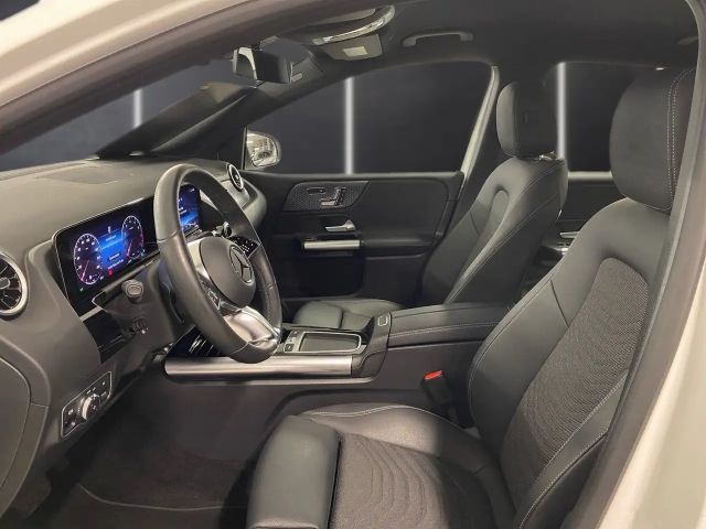 Mercedes-Benz B 200 Progressive Sedan