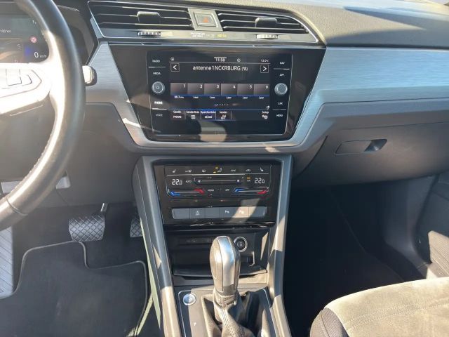 Volkswagen Touran 2.0 TDI DSG IQ.Drive