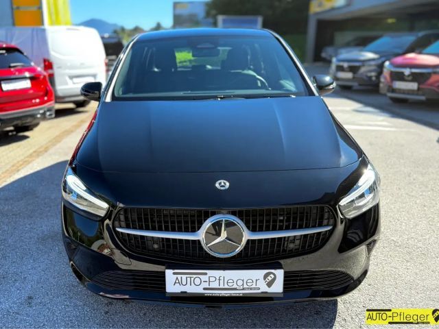 Mercedes-Benz B 180 B 180 d