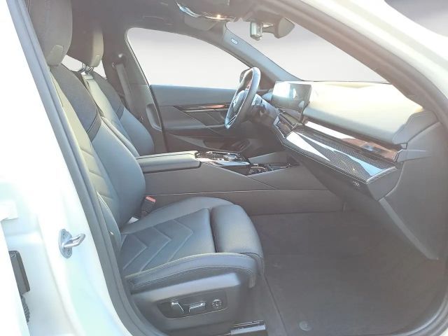 BMW 520 520d M-Sport Sedan xDrive