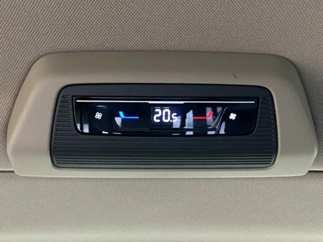 Volkswagen Multivan 2.0 TDI DSG Lang Life T7