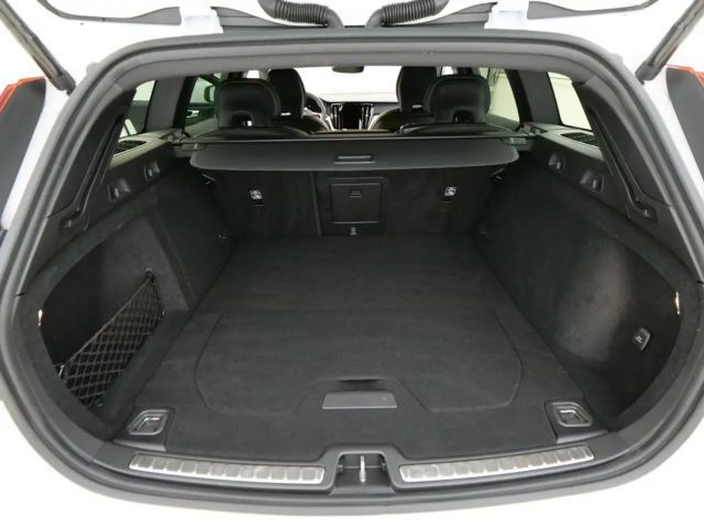Volvo V60 AWD Dark Hybrid Plus T6