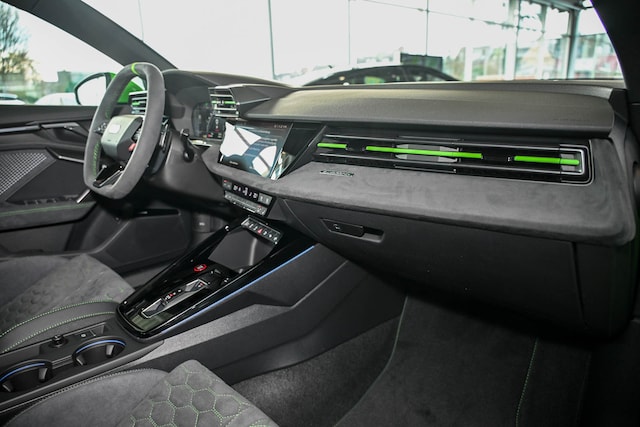 Audi RS3 Quattro S-Tronic Sedan