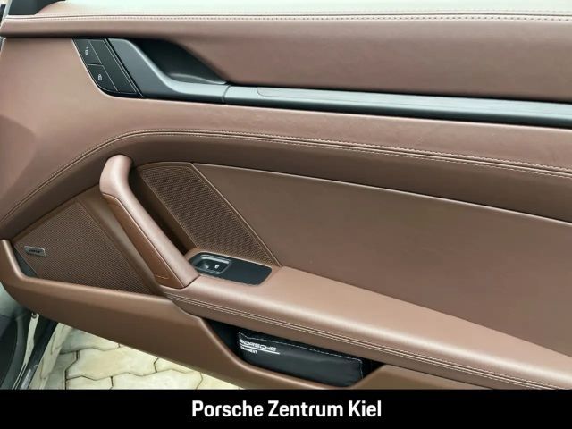 Porsche 992 4 Coupé GTS Targa