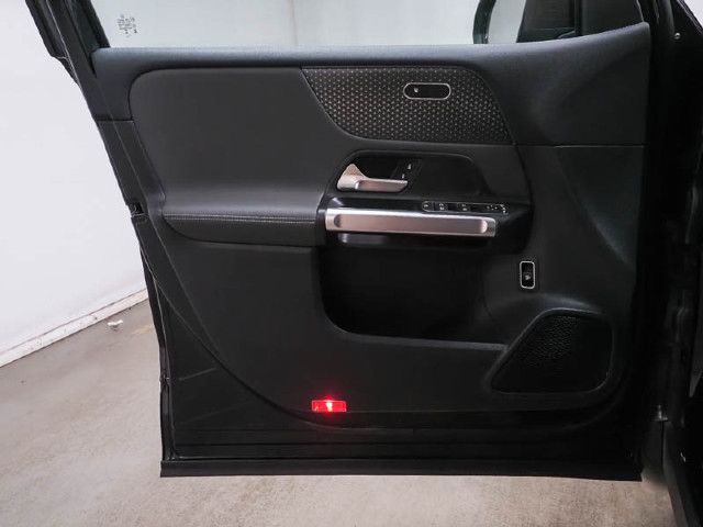 Mercedes-Benz EQB 300 4MATIC