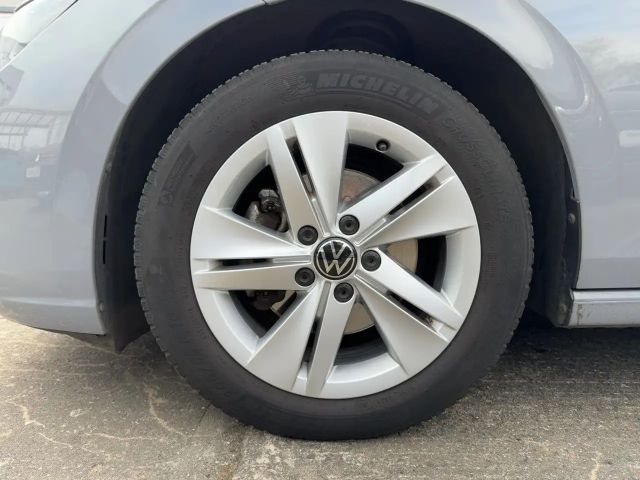 Volkswagen Golf 1.0 TSI Variant