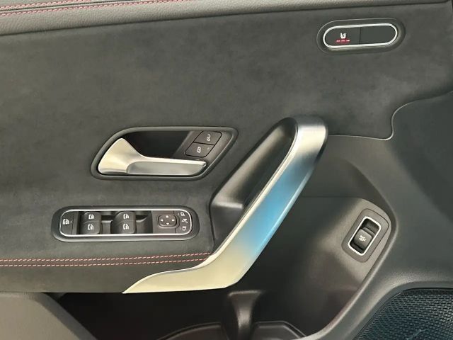 Mercedes-Benz CLA 220 4MATIC Coupé