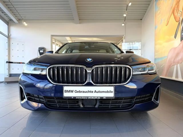 BMW 530 530d Luxury Line Sedan xDrive