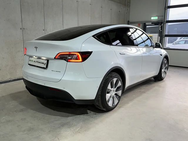 Tesla Model Y AWD Long Range