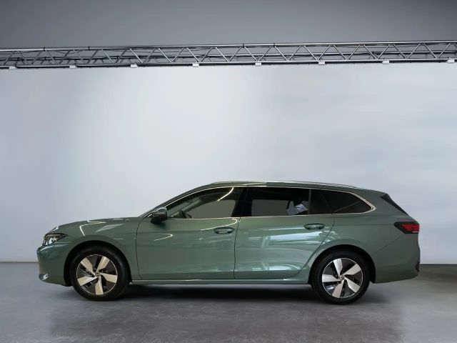 Volkswagen Passat 1.5 eTSI Business