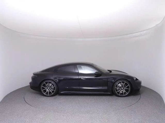 Porsche Taycan Turbo