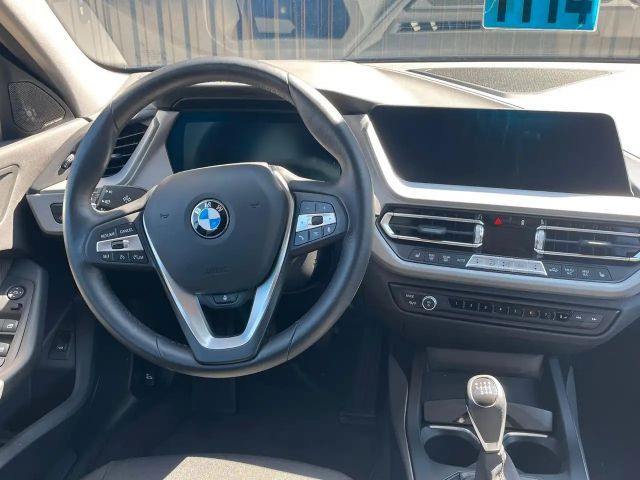 BMW 118 118i 5-deurs Sedan