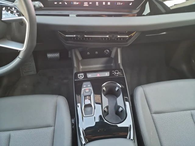 Audi Q6 e-tron TECH LED+ PANO KAM. ACC