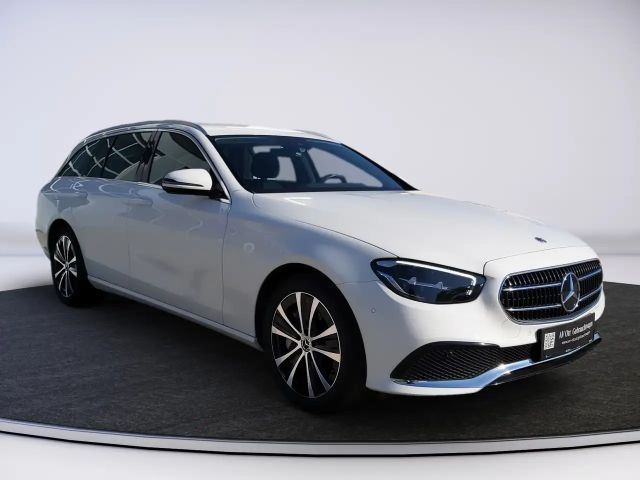 Mercedes-Benz E 300 AVANTGARDE E 300 de