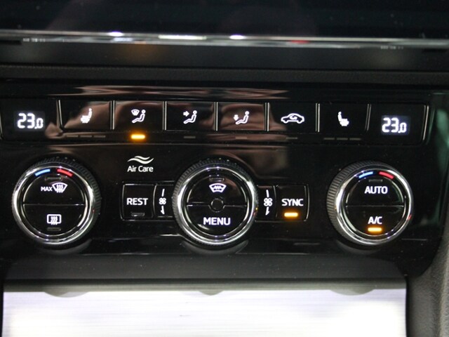 Skoda Superb 2.0 TDI Combi