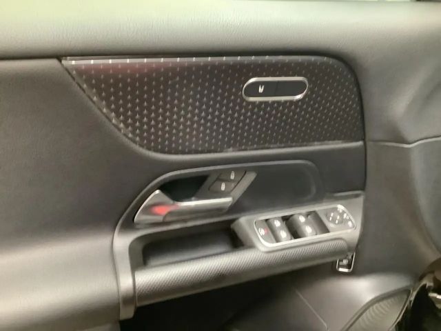 Mercedes-Benz GLB 220 4MATIC GLB 220 d