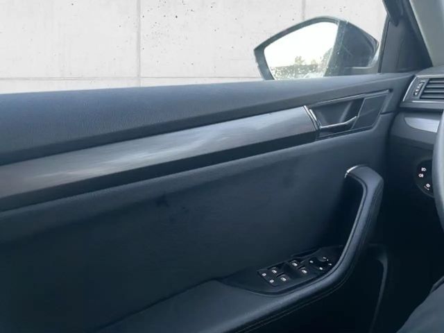 Skoda Superb 2.0 TDI Combi Style Style