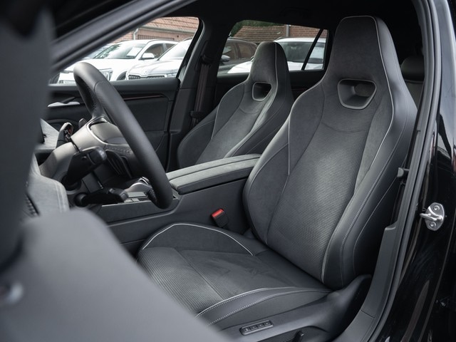 Skoda Superb 2.0 TDI Combi Sportline