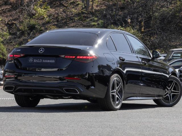 Mercedes-Benz C 200 AMG Line Sedan
