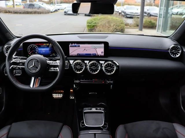 Mercedes-Benz A 250 A 250 e AMG Line