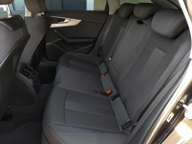 Audi A4 40 TDI Avant S-Line S-Tronic