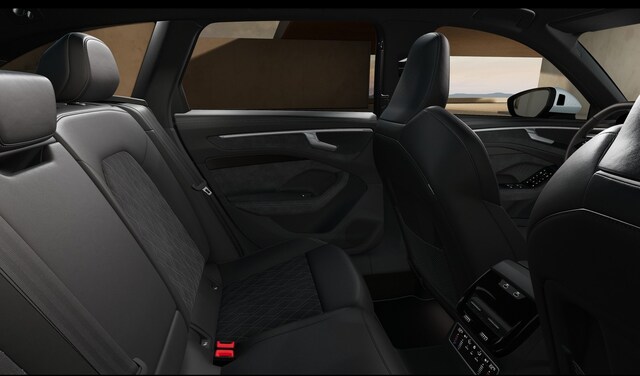 Audi A6 Avant Quattro S-Tronic