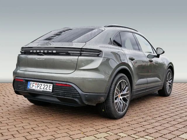 Porsche Macan 4