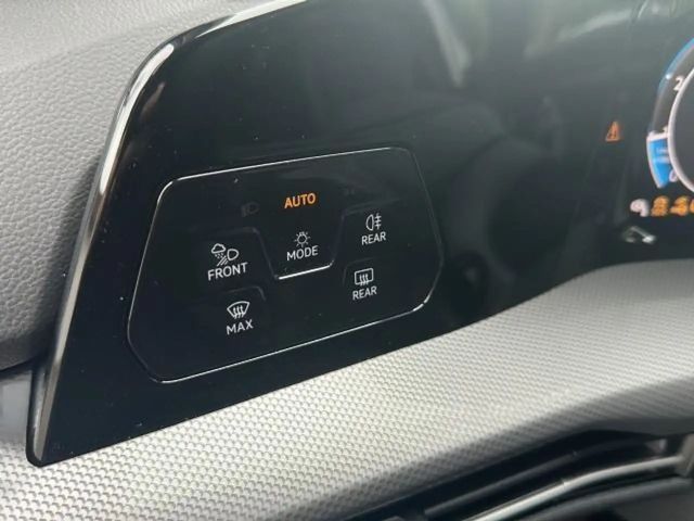 Volkswagen Golf 1.5 eTSI DSG Golf VIII Style